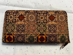 Kork Geldbörse mit Reißverschluss Quadratisch Geometrisch Umweltfreundlich Nachhaltig Vegan 7,5" x 4" - Bild 1 von 9