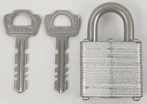 Vintage MasterLock 22 Padlock w/ Two Keys #039 Master Lock - Picture 1 of 8