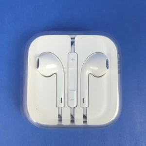 Apple Ear Buds - Wired with Volume Control White with Case - Picture 1 of 2