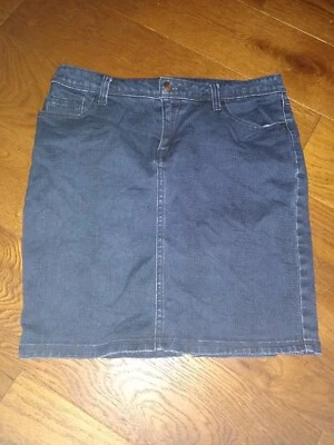 MANGO - SHORT DENIM SKIRT - SIZE 12 EUR 40 - DARK WASH - POCKETS - Image 1 of 2