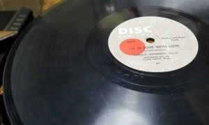 78RPM Disc Lonnie Johnson + John Davis - Im In Love With Love VV+/Tell Me Why V+ - Picture 1 of 4