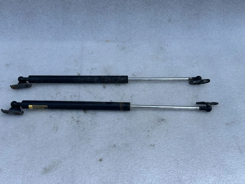 Par de amortiguadores de puntales de maletero Lexus RX400H RX350 2006 2007 2008 2009 Foto 1 de 4