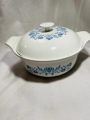 Vintage Prizer Ware enameled cast iron DUTCH OVEN with lid white blue Floral - Image 1 of 4