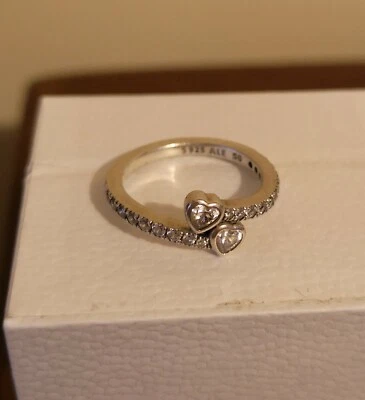 Pandora anello con due pietre a forma di cuori scintillanti taglia 50 - Immagine 1 di 2