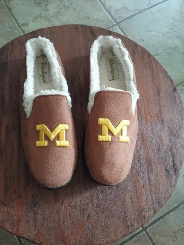 Michigan wolverines 9 Mens Slippers Cover