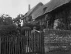 Edna Peters Outside Anne Hathaway'S Cottage 1929 OLD PHOTO
