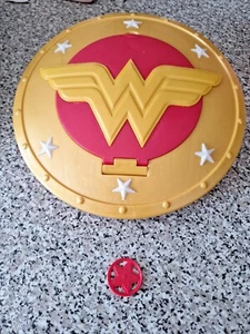 DC Comics Wonder Woman Shield Plus 1 Firing Discs 2015 Mattel Superhero Cosplay - Picture 1 of 10