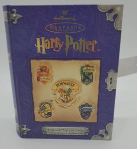 2001 Harry Potter Hallmark Andenken Hogwarts Schule Wappen Ornamente! - Bild 1 von 9