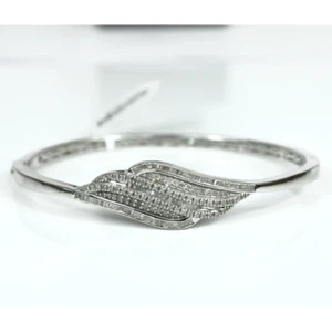 Acabado en oro blanco Diamante natural Baguette Cut Wave Design Brazalete - Imagen 1 de 6