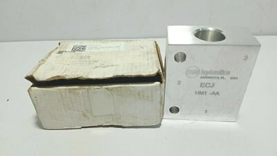 Sun Hydraulics ECJ 1IM1-AA Line Mount 3 Port Manifold - Image 1 of 4