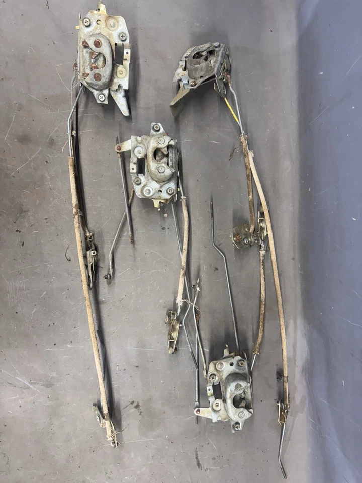 Ford Galaxie Mercury Monterey 1969 1970 4 puertas pestillos barras de bloqueo personalizado equipo original Foto 1 de 4