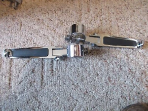 Genuine Harley Chrome Touring-Softail-Dyna-Sportster Hi-wy Crash Bar Foot Pegs - Bild 1 von 7