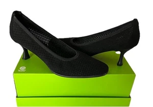 Zapatos de salón Stuart Weitzman de gamuza perforada dedos redondos tacones de gatito talla 8,5 - Imagen 1 de 13