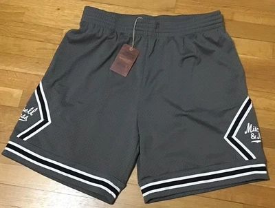 Nuevo Con Etiquetas Mitchell & Ness BRANDED DIAMOND SCRIPT AUTÉNTICO SAND SHORTS XXL Foto 1 de 4