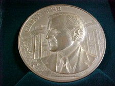 GEORGE BUSH  PRESIDENTIAL MEDAL  INAUGURATED JANUARY 20, 1989  FROM MINT 1 5/16"