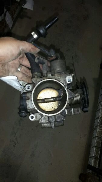 Conjunto de válvula de acelerador del cuerpo del acelerador 2,2 L para 00-03 SATURN SERIE L 954591 Foto 1 de 1