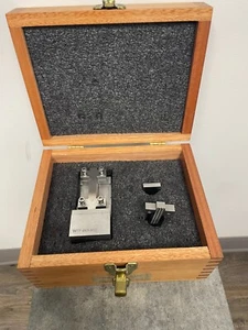 Accesorio de prueba de compresión Boeing Modified ASTM D695 - Imagen 1 de 4