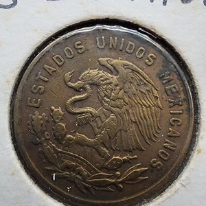 1961 MEXICO 5 CENTAVOS - KM # 426 - BRASS - RARE - Picture 1 of 4