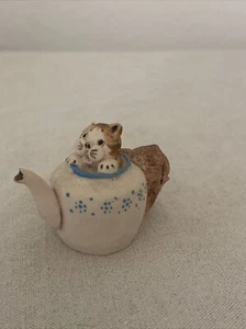 Peter Fagan Cat In Teapot Hand Made And Painted In Scotland Damaged - Picture 1 of 6