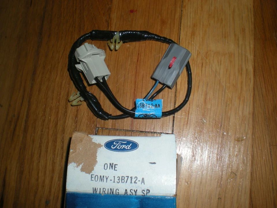 NOS 1980-1988 Mercury Grand Marquis Courtesy Lamp Feed Wire E0MY-13B712-A - Image 1 of 1