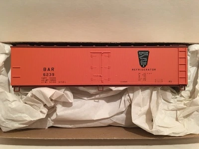 HO Accurail 4830.2 Bangor & Aroostook 40’ Madera Frigorífico Boxcar Kit BAR #6239 Foto 1 de 4