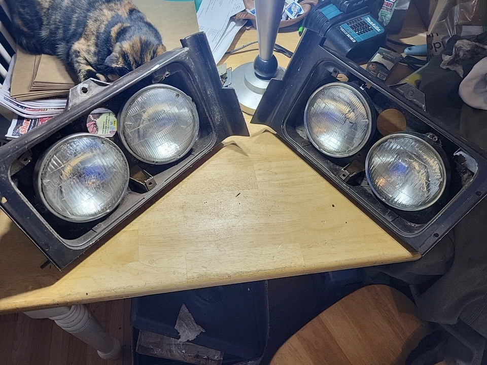 1973 Cadillac El Dorado LEFT + right HEAD LIGHT ASSEMBLIES Good Used Original  — 第 1/4 张图片