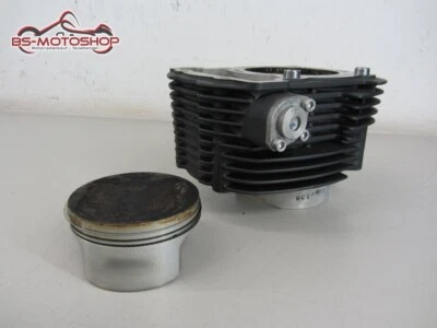 Yamaha XVS 1300 Midnight Star Ez :0 8 Cylinder & Piston Rear 8200km Motor 6510 - Image 1 of 4