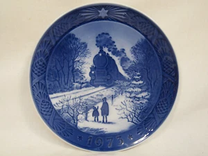 Vintage 1973 Royal Copenhagen Going Home For Christmas Train Plate 7" - Picture 1 of 3