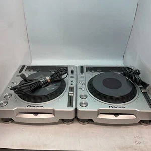 Set of 2 Pioneer CDJ-800MK2 CD Players DJ Turntable TESTED WORKS - Picture 1 of 10