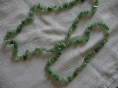 Edelstein Kette grüne Steine Aventurin Quarz Edelstein Splitterkette  ca 85 cm - Bild 1 von 2
