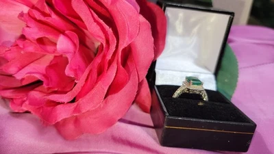 certified emerald ring 2 1/4 carat,  20 diamonds weight is 1/5 carat - Image 1 of 4