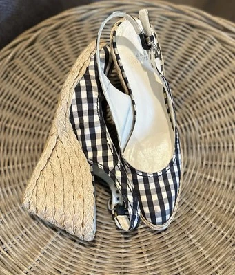 Сандалии-слинги Stuart Weitzman Espadrille на танкетке черные клетчатые с закрытым носком размер 9 - Изображение 1 из 4