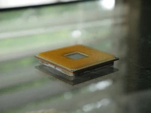 Intel celeron 600/128/66/1.5v, sl3w8, skt 370 - Picture 1 of 5