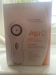 NEW 2 Speeds White Clarisonic Mia 2 Sonic Facial Skin Cleansing Brush System - Picture 1 of 7