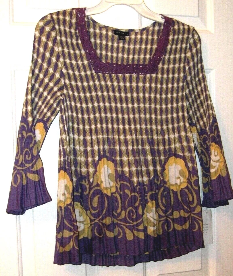 NUEVO CON ETIQUETAS BLUSA PLISADA PIANO ENCAJE PÚRPURA MULTICOLOR DAMAS TALLA M $29 Foto 1 de 1