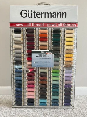 Estuche de almacenamiento de exhibición con carrete de 100 hilos Gutermann Foto 1 de 2