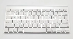 Apple Wireless Bluetooth Keyboard Model A1314 Silver TESTED WORKING - Picture 1 of 10
