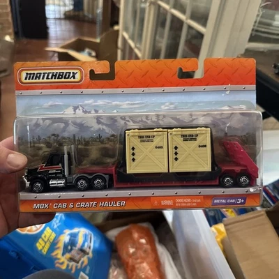 Nuevo camión Matchbox MBX Super Convoy MBX 2010 cabina y caja Foto 1 de 4