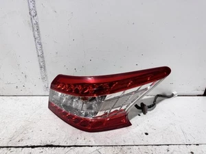 Nissan Pulsar Right Tail Light B17 12/2012-12/2017 - Picture 1 of 9
