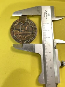 Insignia de bronce para construcción naval servicio de guerra de EE. UU. de la Primera Guerra Mundial, numerada con alfiler - Imagen 1 de 5