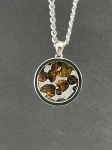 Sericho Circle Convex Surface Olive Pendant 5.5g (No Necklace Included) - Picture 1 of 2