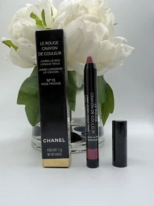 Chanel Le Rouge Crayon de Couleur N° 13 Rose Prodige 0,04 oz nuevo en caja - Imagen 1 de 1