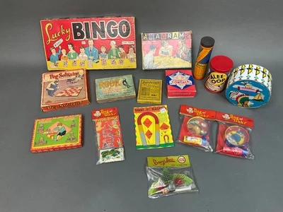 Huge Vintage lot  1930's & 40s Board Card Games & Toys & Blocks Bingo Anagrams - Image 1 of 4