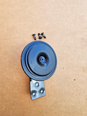 18-21  Harley Davidson Sportster Iron 1200 XL1200NS Horn OEM 1U - Image 1 of 4