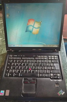 IBM ThinkPad T43 Funzionante – Da Restaurare, Schermo e Tastiera Difettosi - Immagine 1 di 4