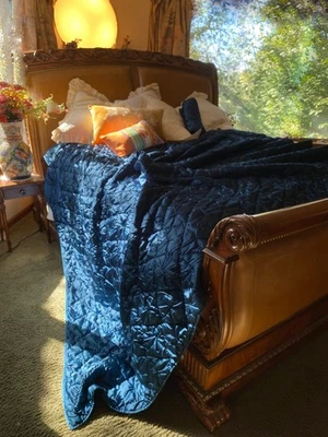 Edredón Soft Surroundings Amalfi Luxe azul marino reina Foto 1 de 4