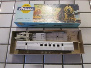 athearn BURLINGTON passenger car HO SCALE - Picture 1 of 5