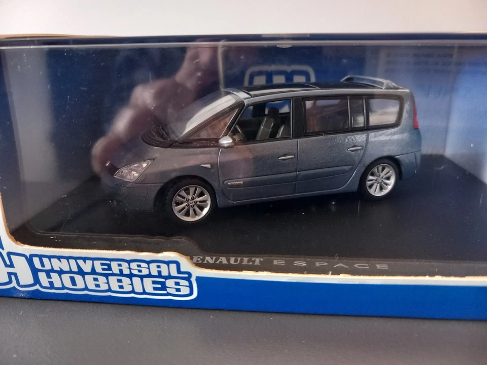 Renault Clio V6 24V Présentation SalonAuto Paris 1998 - Universal Hobbies - 1 43