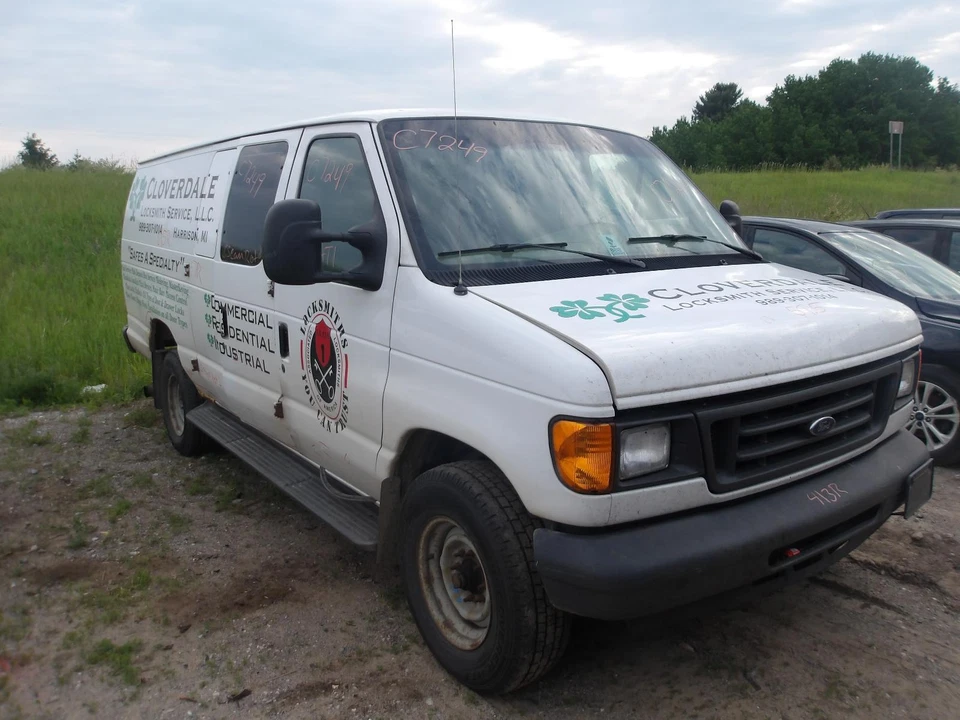 Used Front Right Seat Front fits: 2004 Ford E350 VAN bucket cloth manual Front R Foto 1 de 4