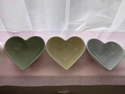Набор из 3 в форме сердца керамические чаши новом, синий, желтый конфеты блюдо Валентина любовь  - Изображение 1 из 4